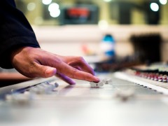 Gdzie kupić specjalistyczny sprzęt dla DJ-a? Gdzie kupić specjalistyczny sprzęt dla DJ-a?